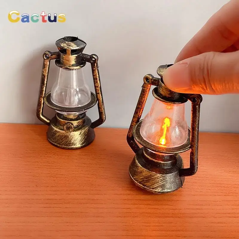 

1Pc Dollhouse Miniature Retro Glowing Kerosene Lamp Model w/Battery Wall Light LED Lighting Furniture Decor Living Scene Decor