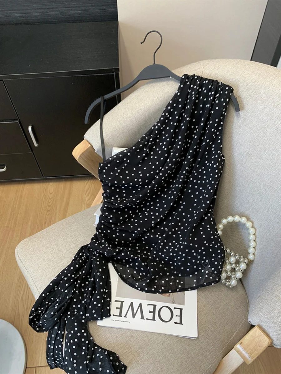 Французский жилет с диагональными плечами в горошек женский летний 2024 тонкая