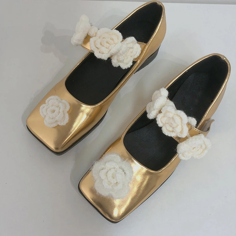 

Ins Hot White Woolen Yarn Flower Mary Jane Pumps Woman Gold Silver Leather Low Heels Square Toe Detachable Flower Lolita Shoes