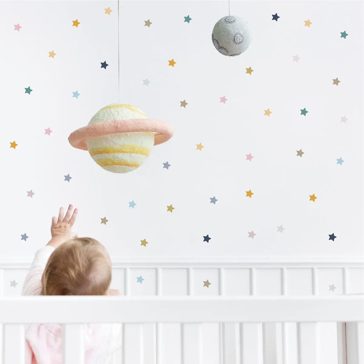 

Colourful Stars Wall Stickers for Kids Room Baby Nursery Room Decoration Diy Art Stickers Wall Decals Home Decoration Bedroom