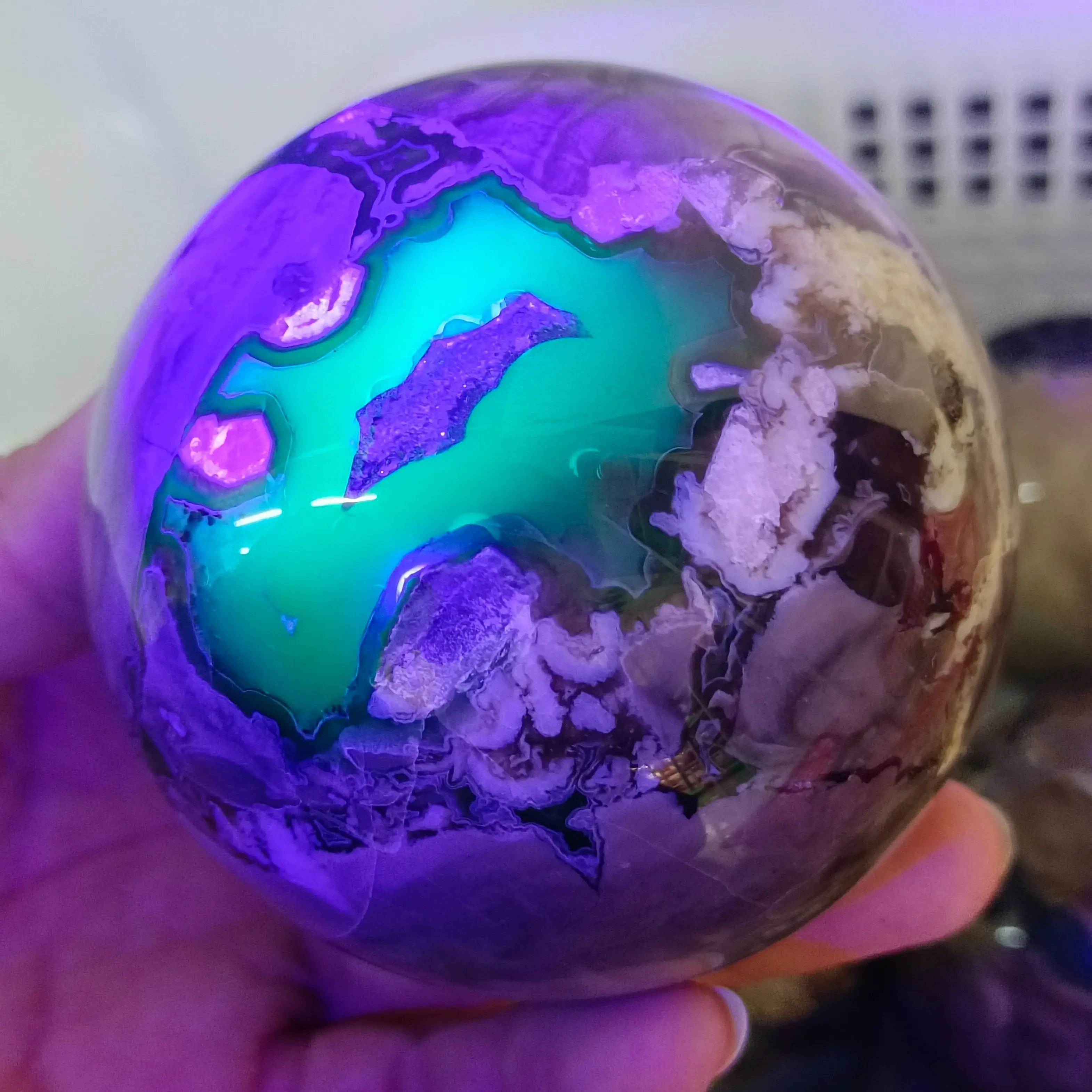 Шарик из натурального флуоресцентного агата кристалл кварца энергетический