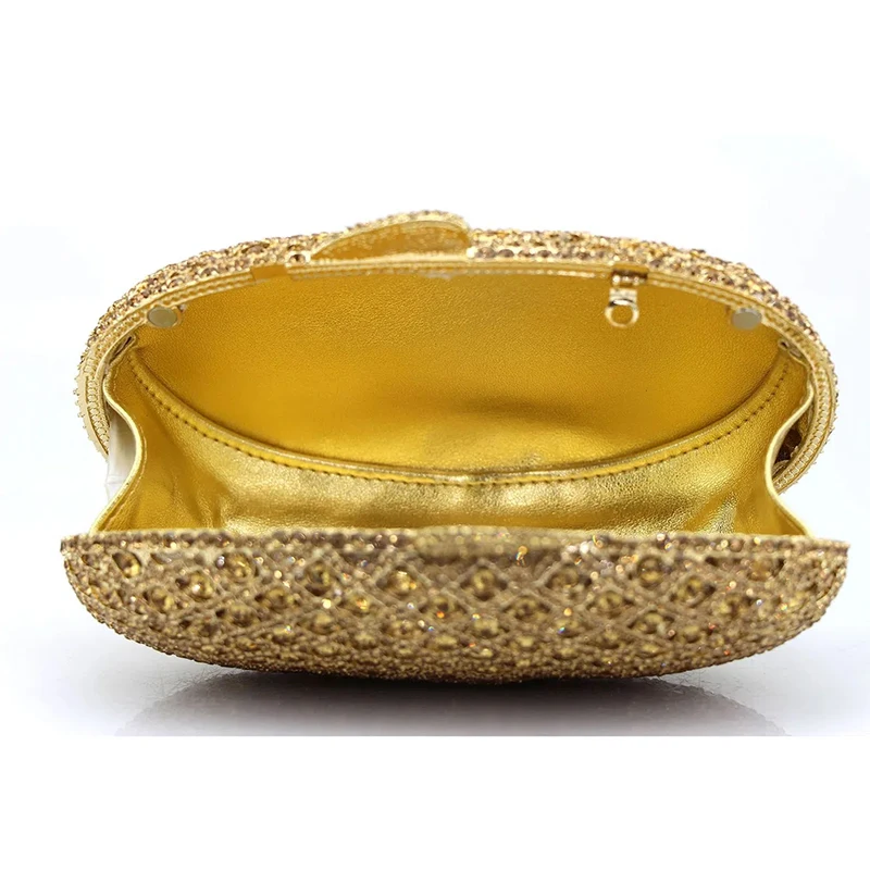 Crystal diamond bag Ladies' dinner bag hollow out diamond inlaid mini bag hand holding bag ladies' dress bag