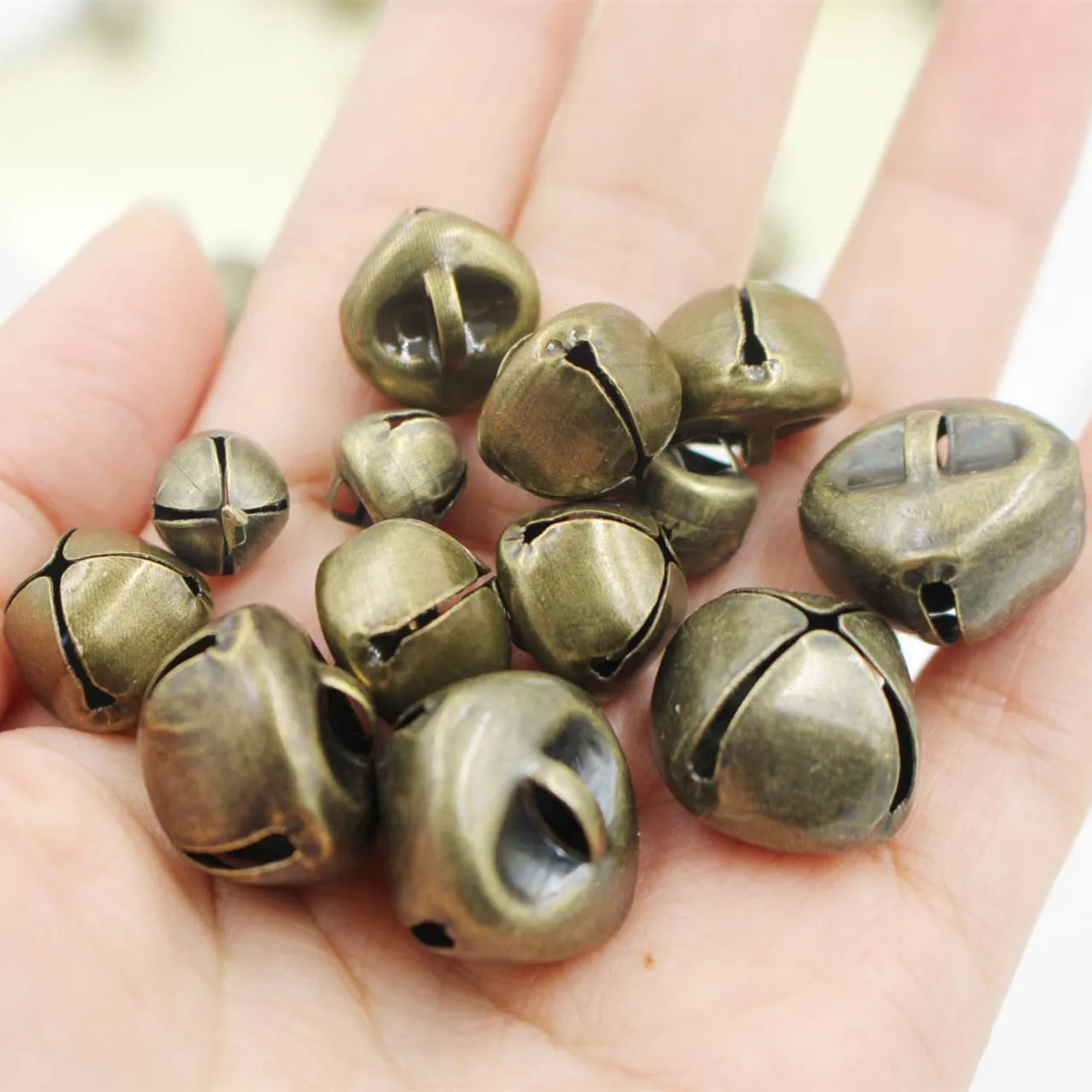

100PCS/Set 15mm Bronze Iron Plating Christmas Cross Bells Pendant Handmade Party DIY Crafts Accessories
