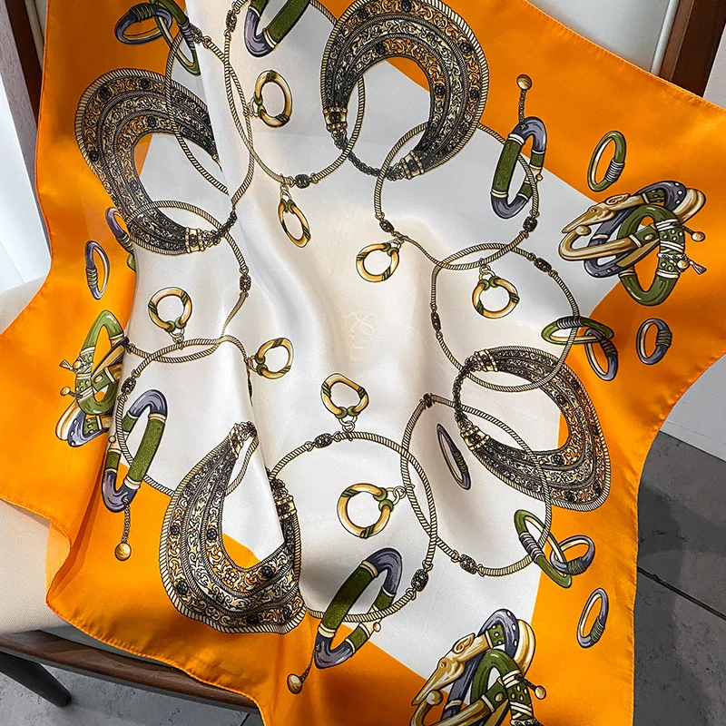 Женский шёлковый атласный шарф-цепочка 70x70 см |