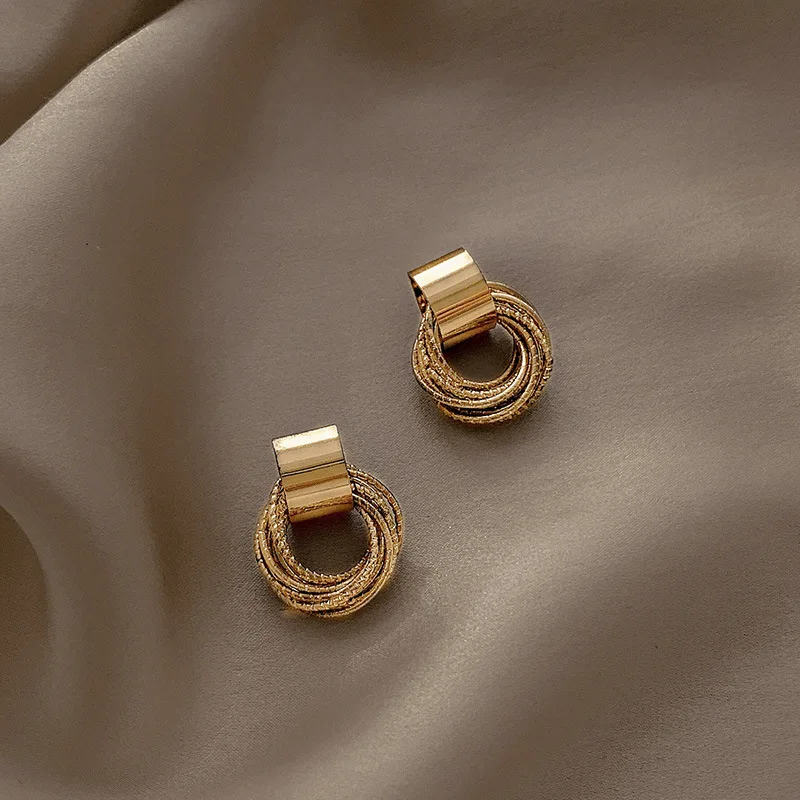 

Retro Multiple Small Circle Pendant Earrings Fashion Stud Earrings Woman Unusual Earrings for Party Jewelry