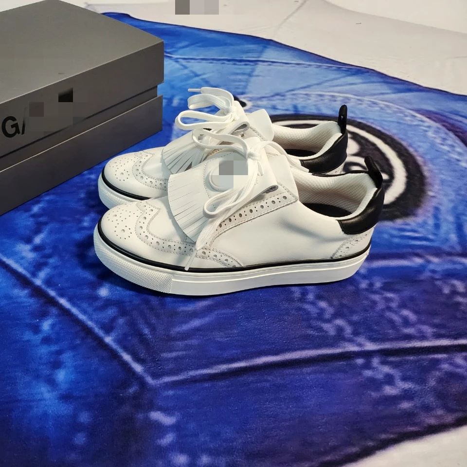 2023 New Golf Women's Shoe Outdoor Sports Leisure Anti slip Durable Fixed Nail Shoes Classic and fashionable women's shoes