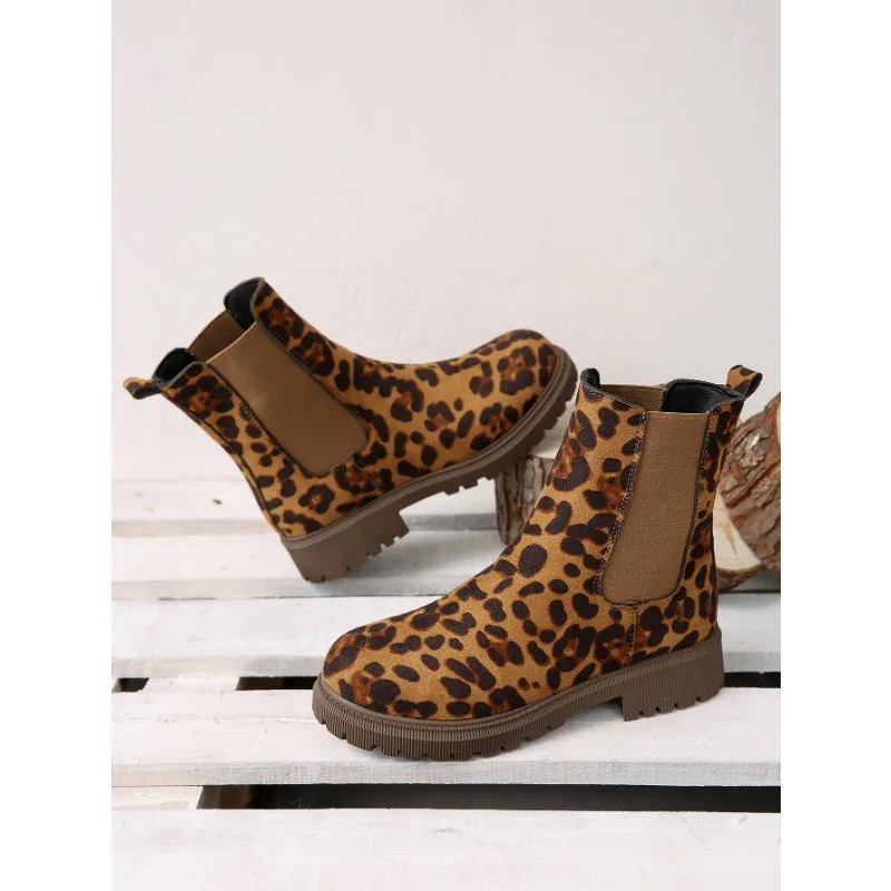Женские замшевые ботильоны с леопардовым принтом модная обувь на плоской
