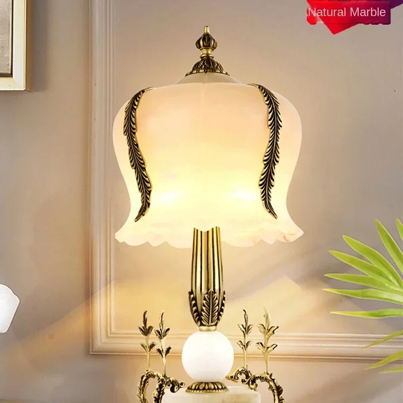 Мраморная настольная лампа роскошная атмосфера спальни импортная прикроватная