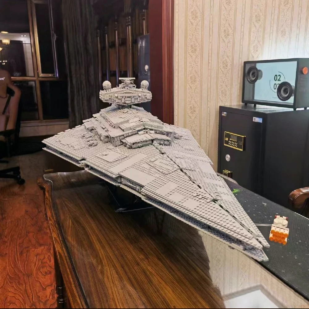 

Compatible 75252 Super Imperial Star Destroyer 4700Pcs Model Modular Building Blocks Bricks Educational Kids Children Boys Toys