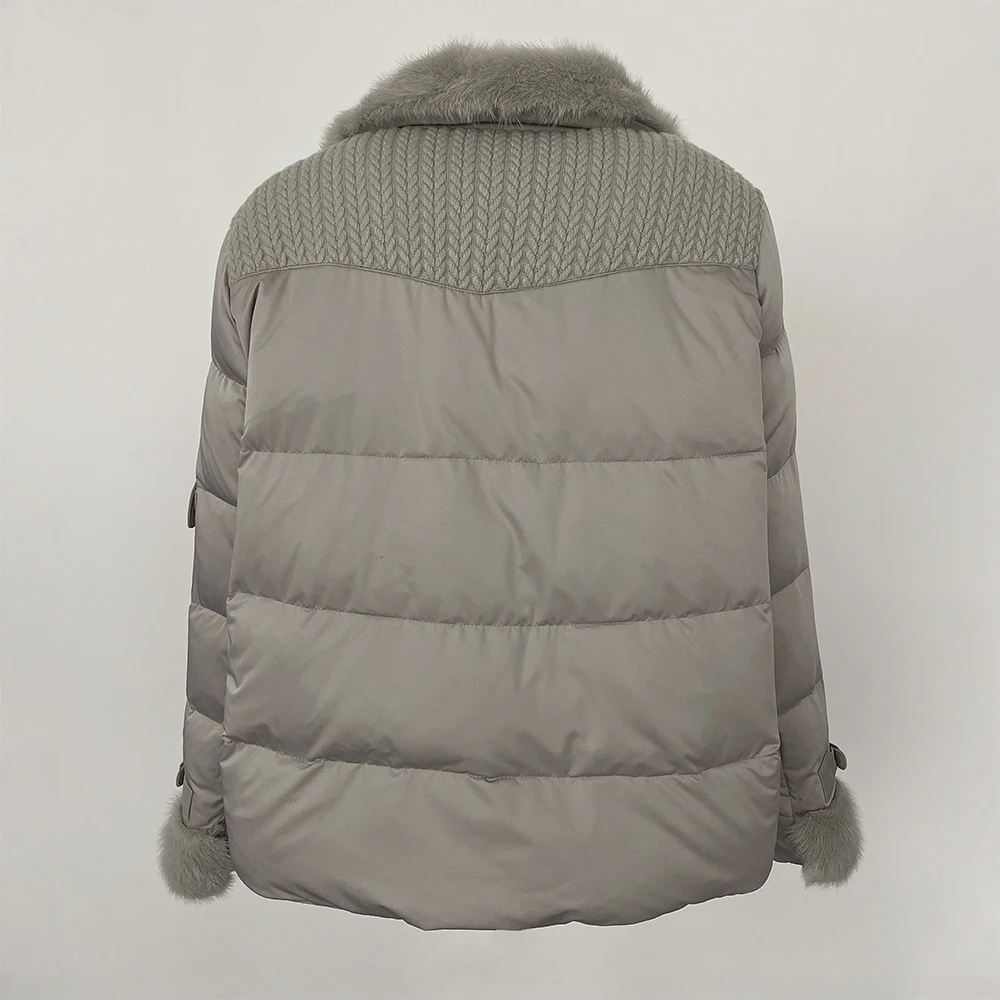 Женский утепленный пуховик из натурального гусиного меха с меховым воротником