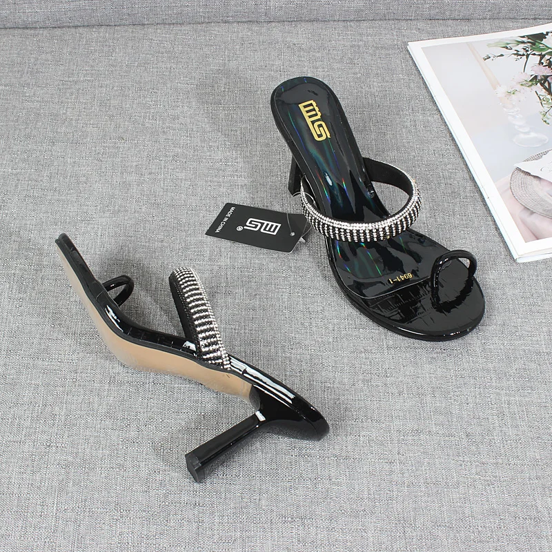 Женские сандалии новинка лета 2024 комплект из лакированной кожи с тиснением на