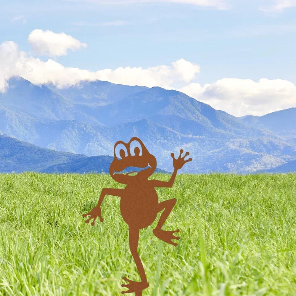 Заводной металлический декор в виде лягушки – гипнотиза с подвеской лягушки.