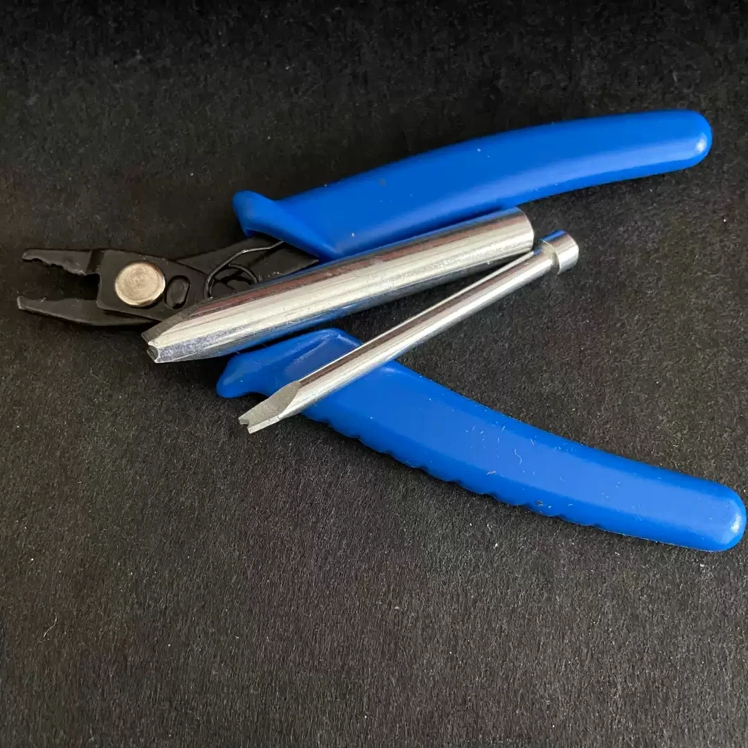 

Набор плоскогубцев для ремонта зажигалок Zippo