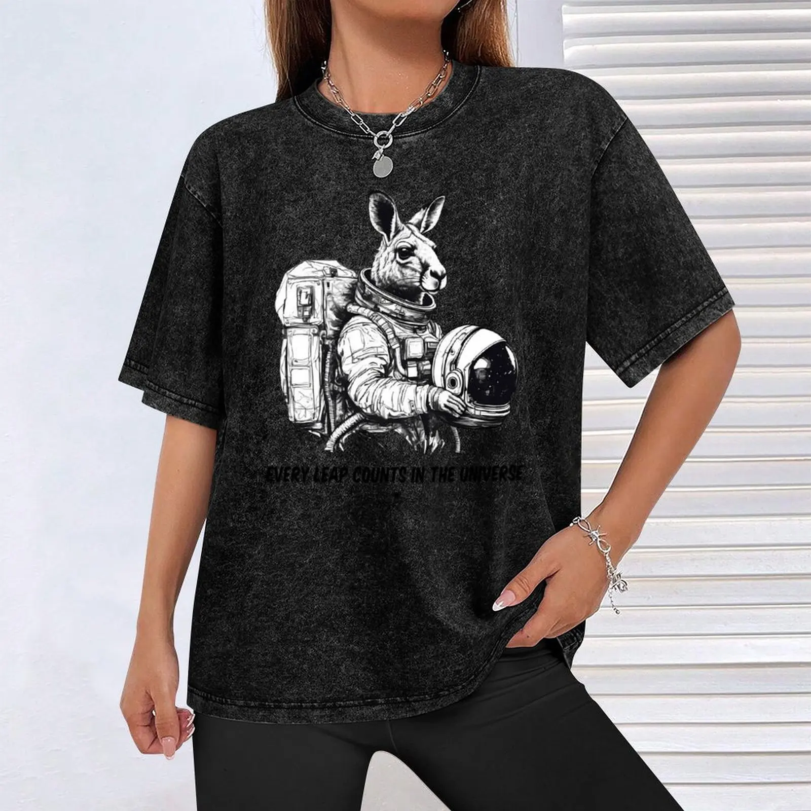 Bounce the Cosmonaut Kangaroo - БЕЛАЯ ФУТБОЛКА черные однотонные футболки мужские рубашки с