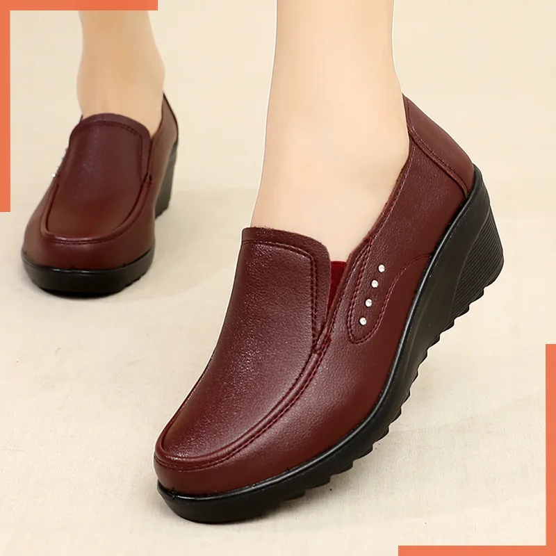 

2022 Spring Autumn New Women's Single Shoes Wedges Soft Sole Comfortable Large Size Mother's High Heels Shoes