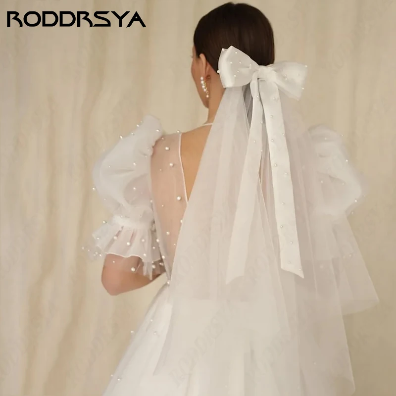 Фото Женское свадебное платье мини RODDRSYA, с V-образным вырезом, короткими рукавами-фонариками и открытой спиной, ТРАПЕЦИЕВИДНОЕ Тюлевое платье цвета слоновой кости, на заказ с V-образным вырезом, короткими рукавами-фонар №2