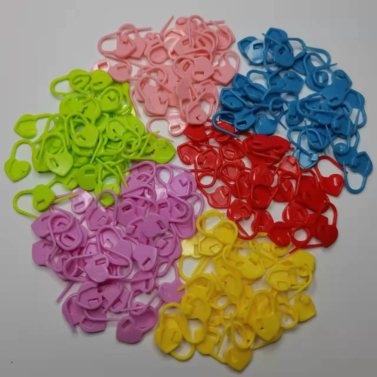 50 шт./лот пластиковые маленькие зажимы из смолы маркеры для стежков с замком