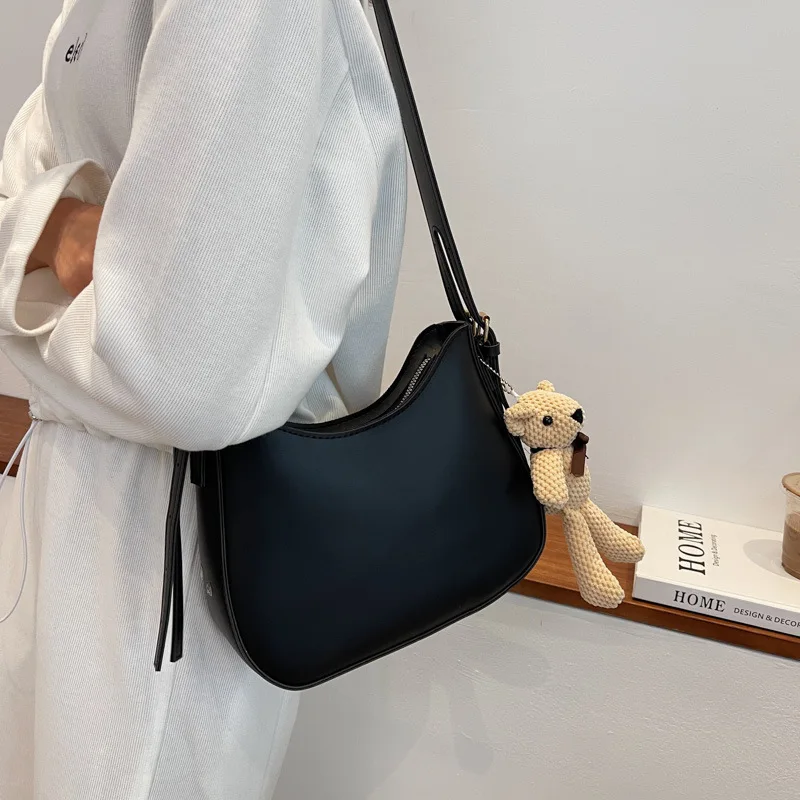 

Women's Bag 2022 Trend Female Literary Single-Shoulder Bag Minority Design Cross-Body Bag with Pendant Bolsos sac a main femme