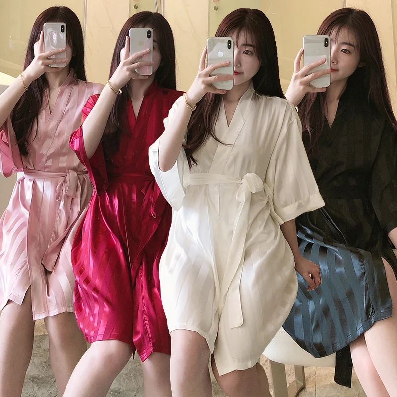 

2022 Summer Silk Satin Short Sleeve Kimono Robes for Women Sexy Bathrobes Sleepwear Night Dress Nightdress Home Nighty Bath Robe