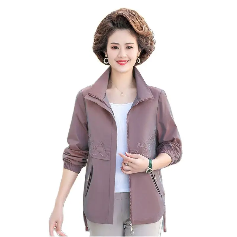 

Autumn Coat 2023 New Loose Embroidered Middle-aged Jacket Short Jacket Middle-aged Women's Spring And Autumn Windbreaker Women