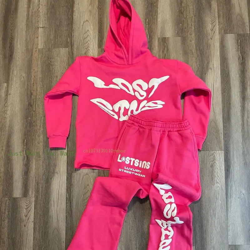 Рисунок 3 - Красный Модный брендовый свитшот с вышивкой пузырьков