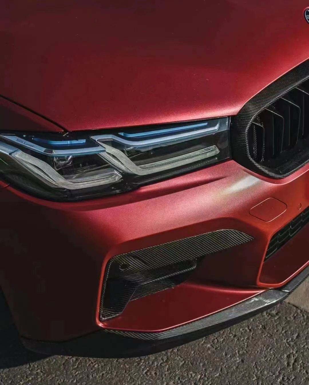 Спортивный передний бампер из углеродного волокна для вентиляционных отверстий