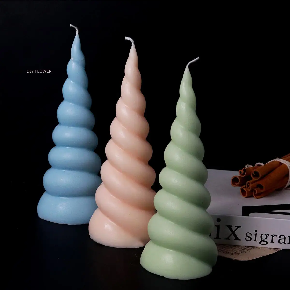 Силиконовая форма для изготовления свечей