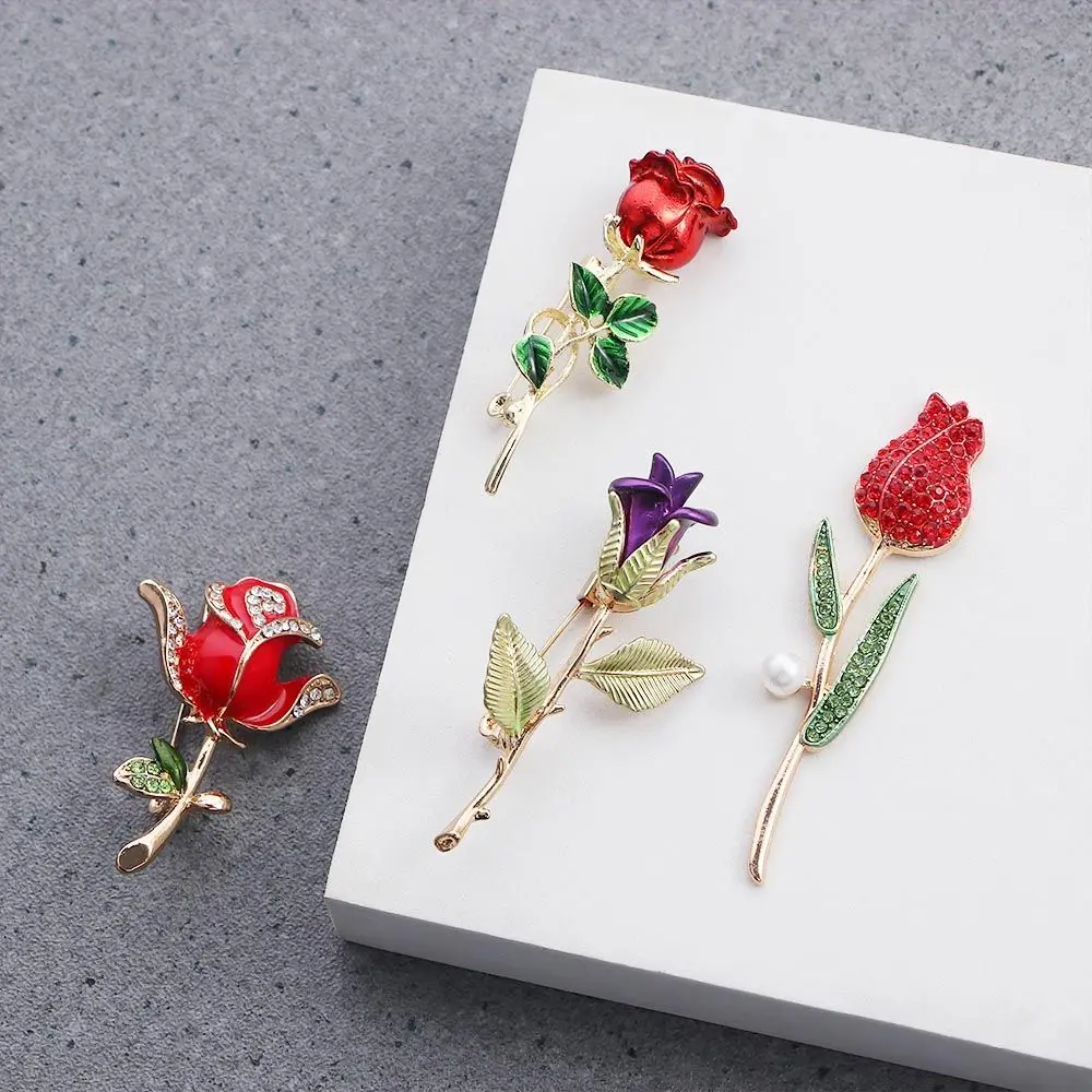 

Vintage Delicate Rose Shape Brooches Fashion Temperament Women Glitter Rhinestone Cloth Pin Beads Ins Suit Coat Accessories