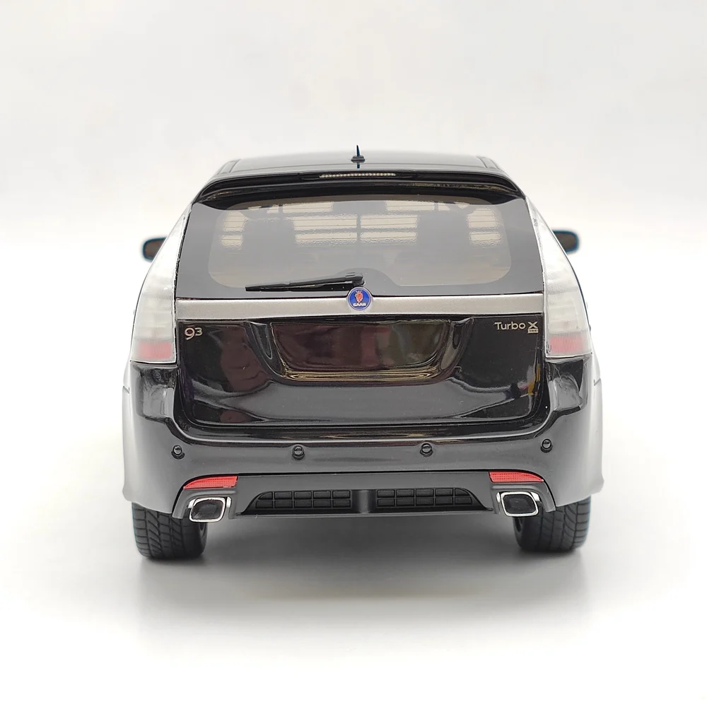 Фото DNA Collectibles 1/18 9-3 Sportcombi Turbo X 2009 Черный DNA000101 полимерный автомобиль №5
