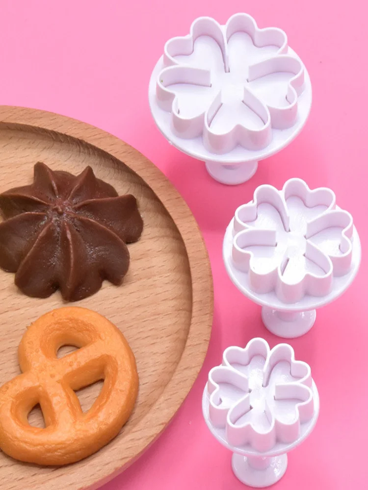 

3Pcs/Set Mini Heart Flower Mold Plastic Plunger DIY Cake Decorating Tools Fondant Sugar Craft Biscuit Cookies Cutter Mould