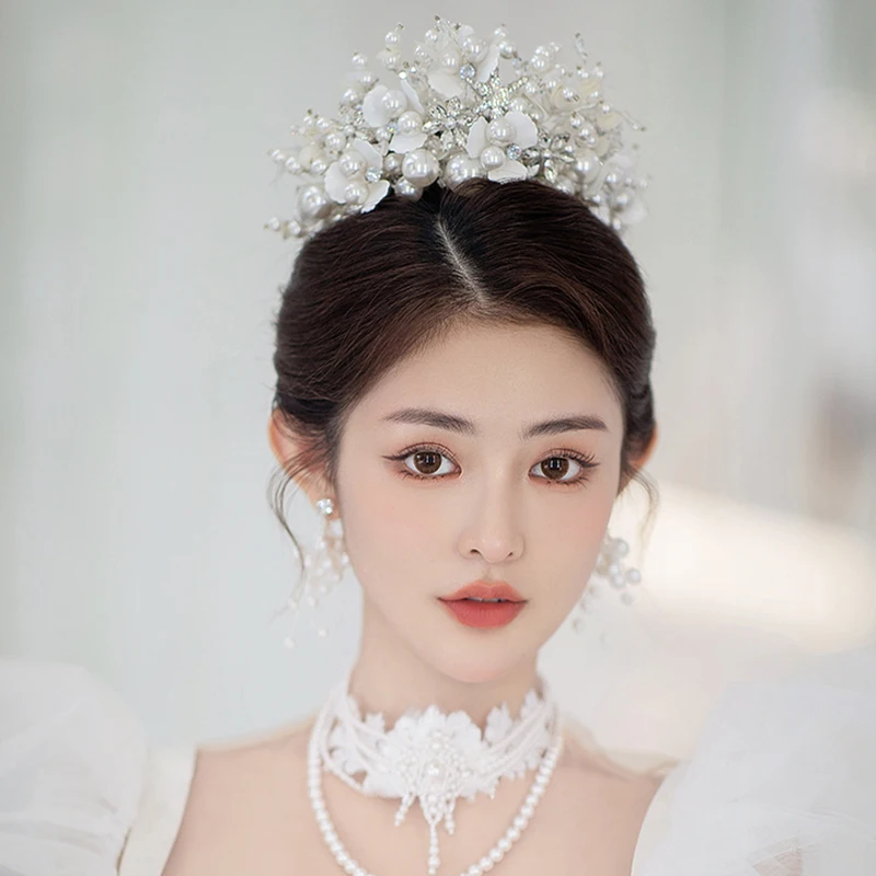 

Exquisite beaded rhinestone crown earring set bride wedding dress white yarn photo sample piece with makeup accessories