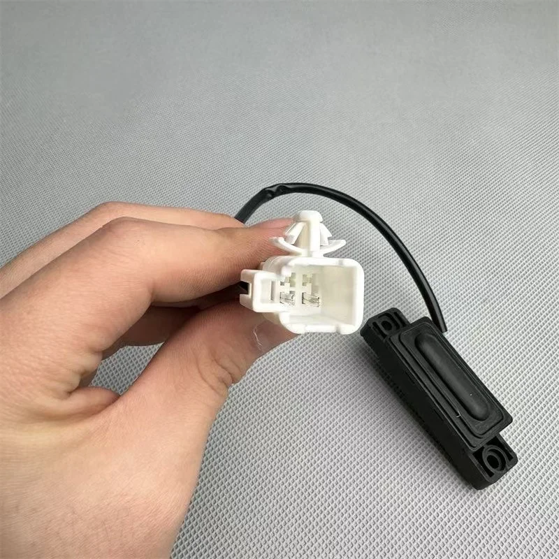 Новые оригинальные OEM-запчасти кнопка переключения багажника для Swift SX4