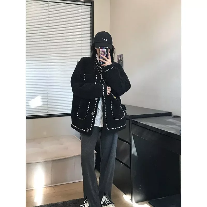 

Женское бархатное пальто из овечьей шерсти, элегантная утолщенная куртка на пуговицах из искусственной овечьей шерсти во французском стил...