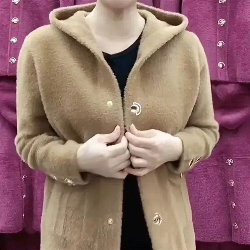 НОВОЕ бархатное пальто с имитацией норки для мамы среднего возраста осень-зима