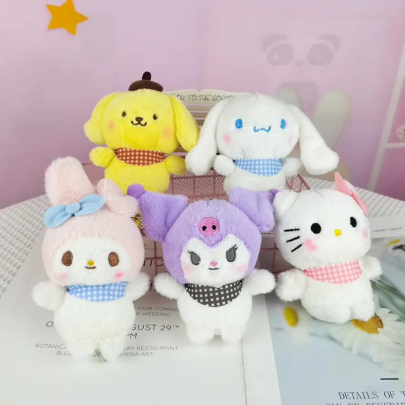 

Sanrio, милые плюшевые куклы Hello Kitty My Melody Kuromi, лидер продаж, брелок для ключей, парные подвески для мальчиков и девочек, аксессуары для подарка н...