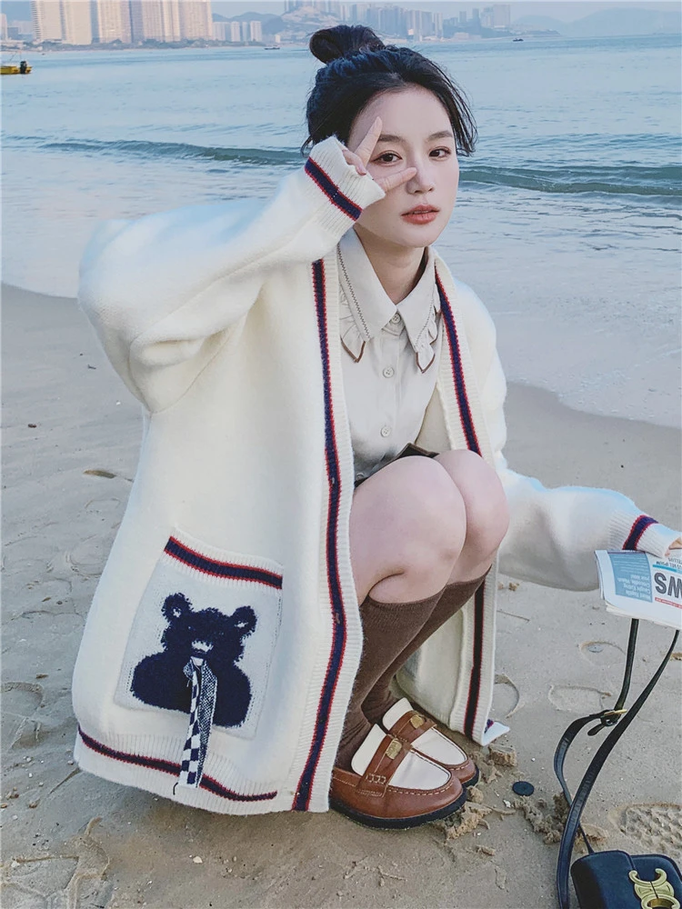 

Женский вязаный кардиган, зимний свободный облегающий модный свитер с милой вышивкой медведя, Повседневная Верхняя одежда 2023