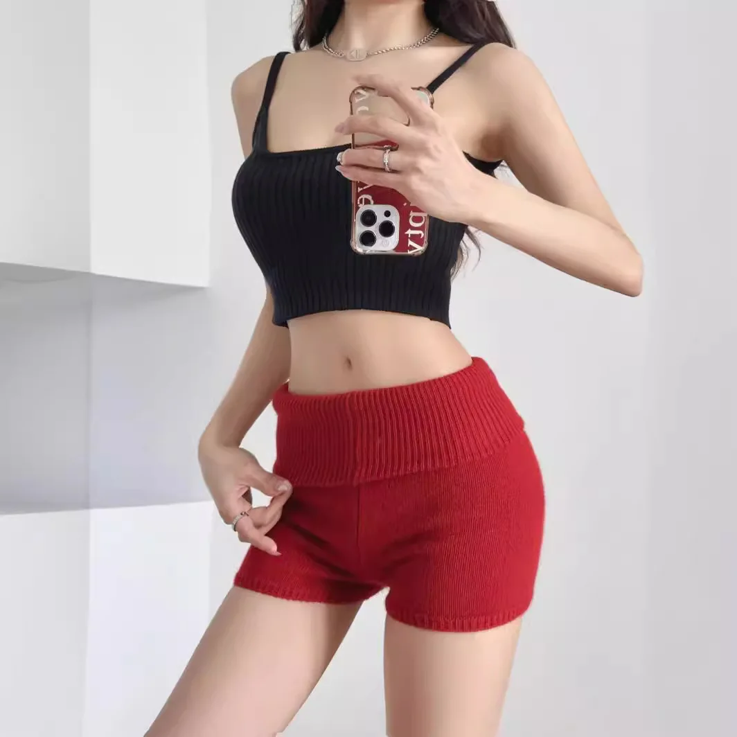 Новый стиль расклешенных и облегающих бедра шерстяных шорт с пряным стилем для