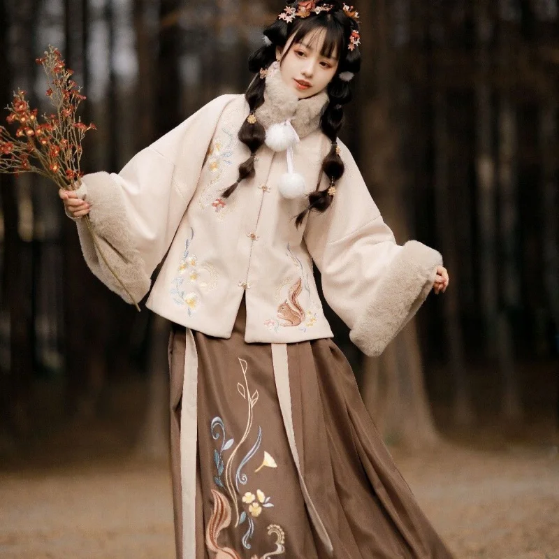 

Qiu dong Ming dynasty in ancient China cotton dress traditional hanfu female costume for cosplay clothes princess skirt