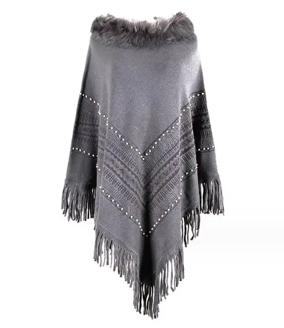 Рисунок 5 - Женская теплая шаль с кисточками