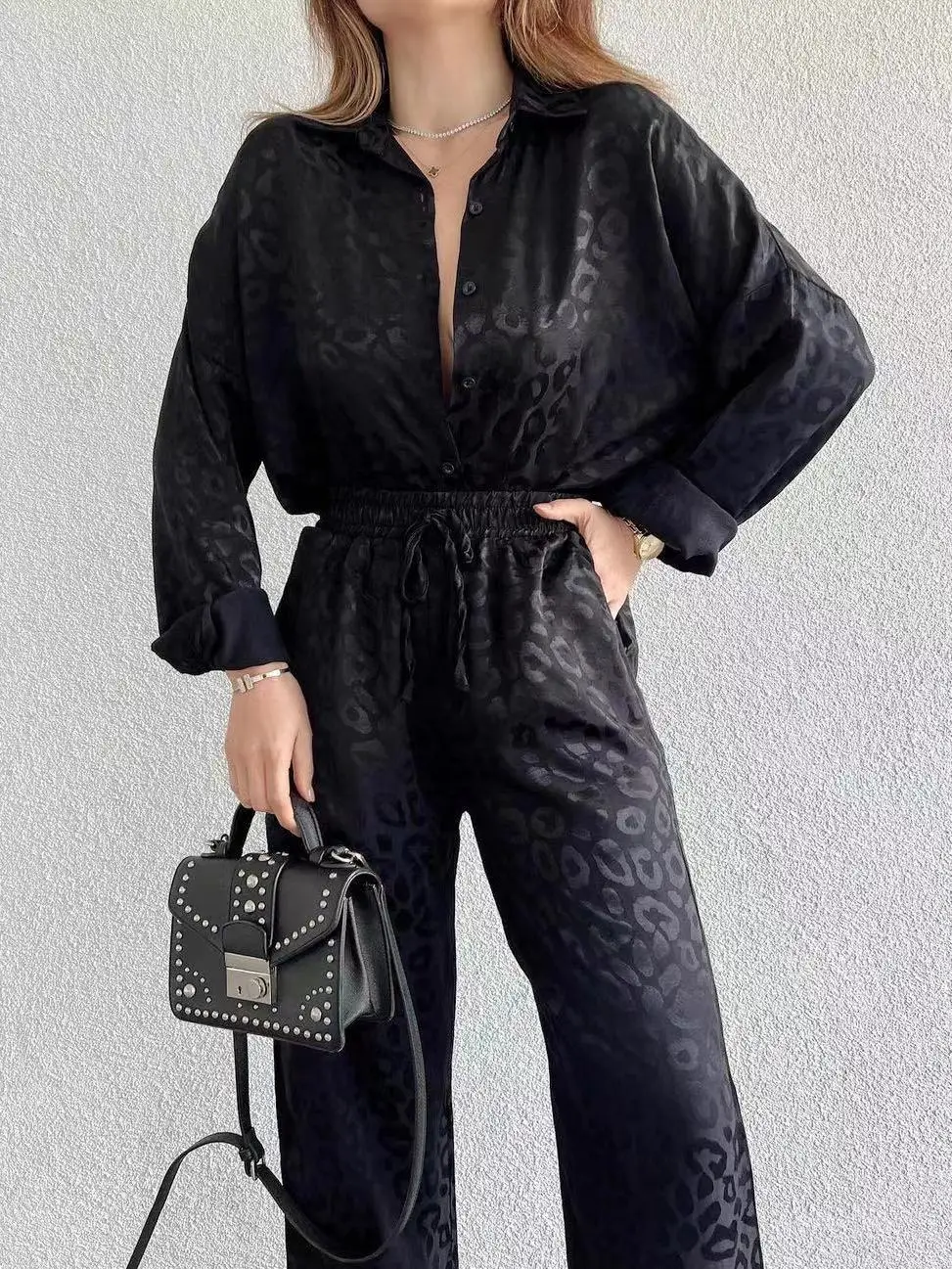 Женский офисный костюм из двух предметов