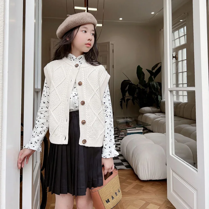

Per-sale 2022 Autumn Girls Sweater New Cute Knitted Vest Simple and Comfortable Vest Children Costumes Kids Girls Cardigan