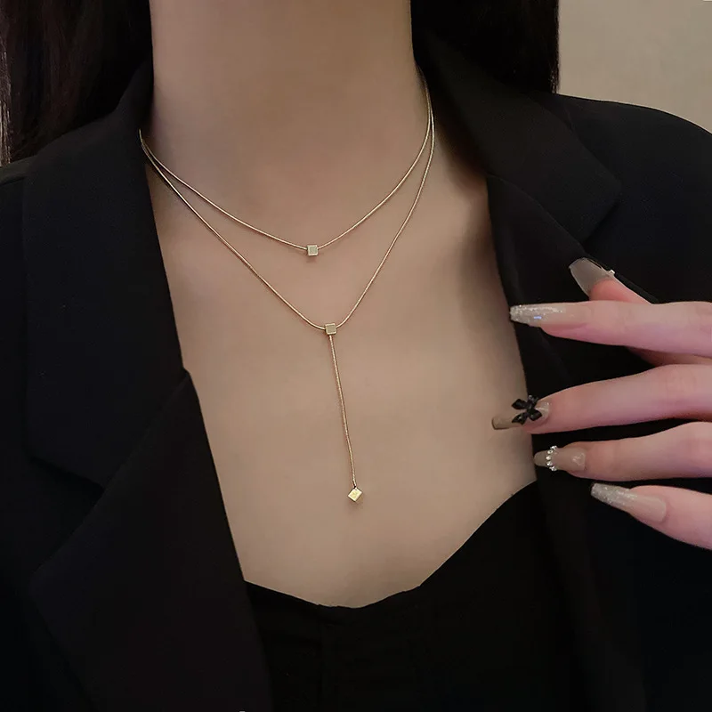 

Fashion Simple Square Necklace Female Ins Trend Personality Light Luxury Pendant Cold Wind Light Luxury Clavicle Chain