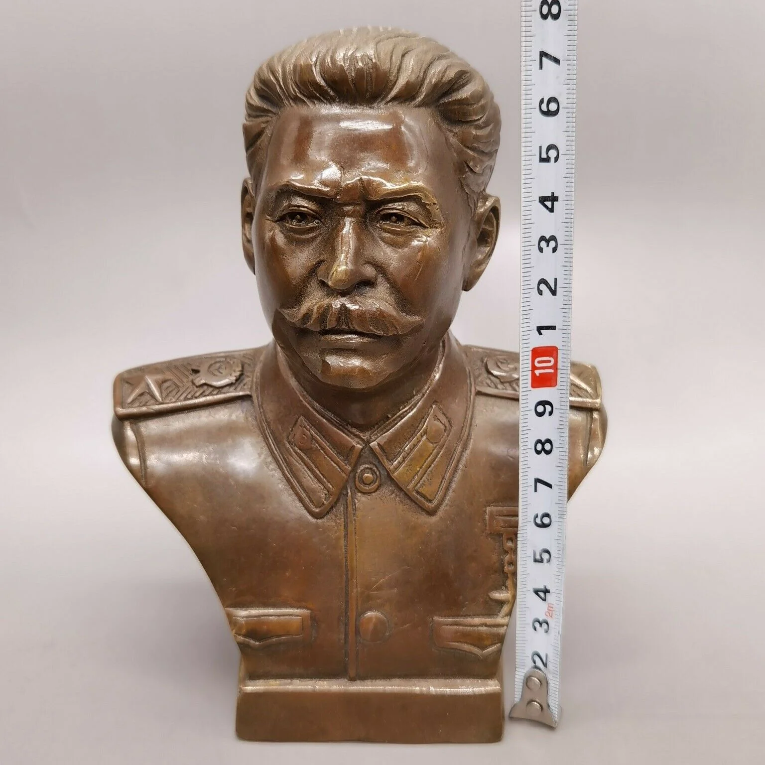 Старая медная статуя из коллекции Бронзовая большого Сталина