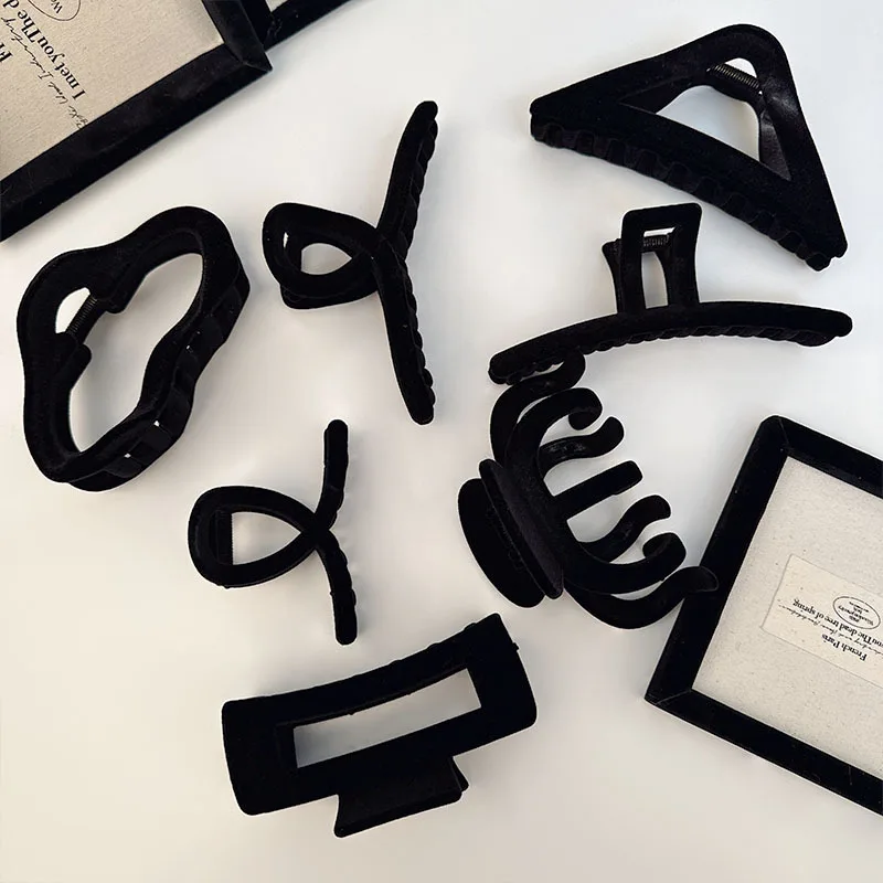 

Black Velvet Women's Hair Claw Large Shark Clip High Grade, Simple and Versatile New Fashion Winter Hair Claw Clip Hair Claws