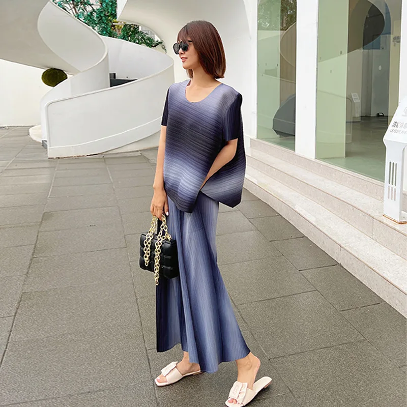 

Miyake Pleated Suit Women 2022 Summer New Women's Clothing Gradient Color Fashionable Loose All-Match Vest Pants Two-Piece Suit