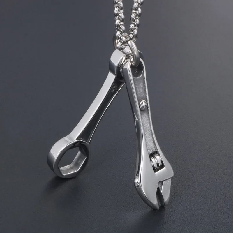 

ins personality trend fashion retro net celebrity same ornament trendy men's and women's hip hop wrench pendant necklace