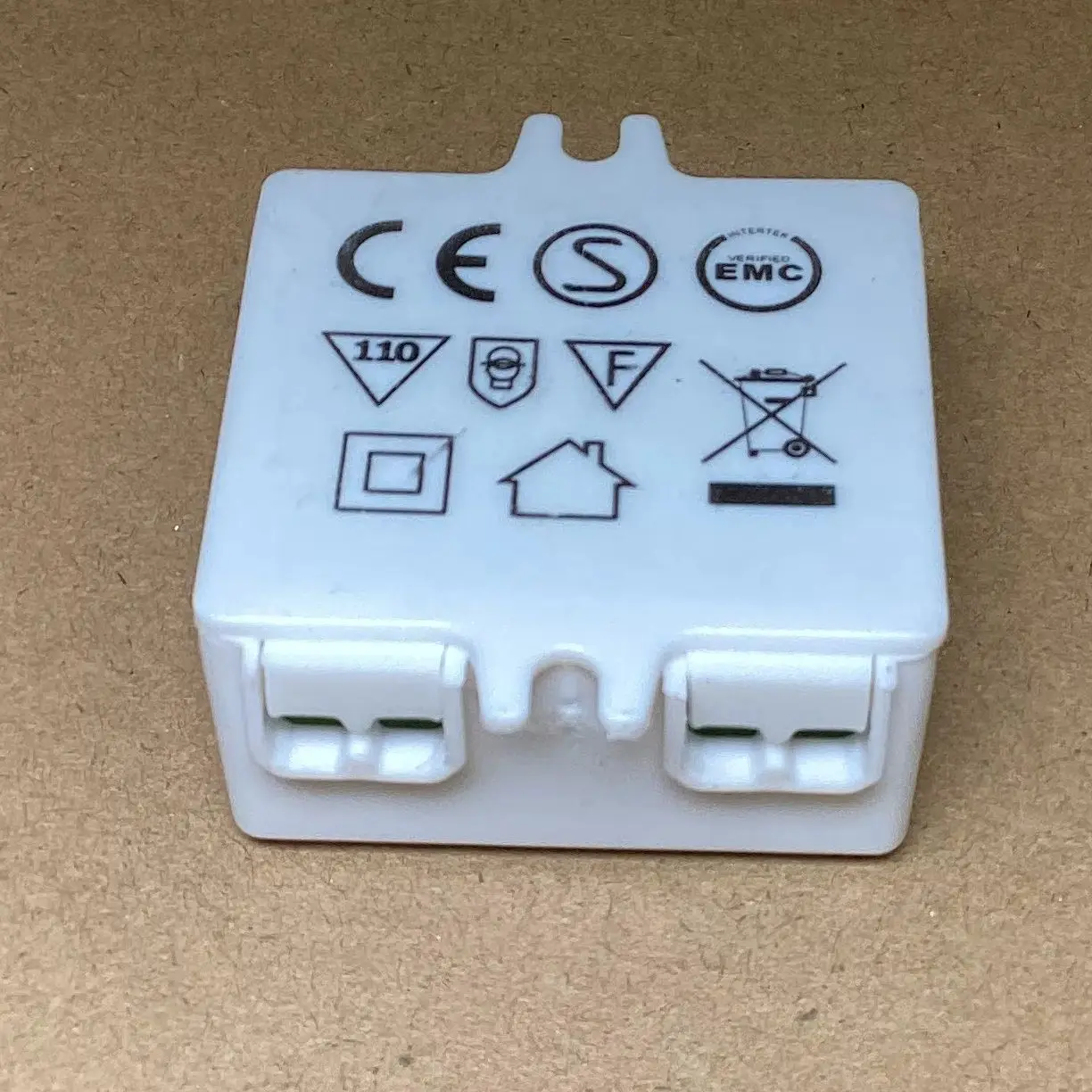 Фото Блок питания Eaglerise Mini Square 100-240В 1-3Вт с постоянным током для светодиодов ELP3X1LS 350мА 3-10.5В №3