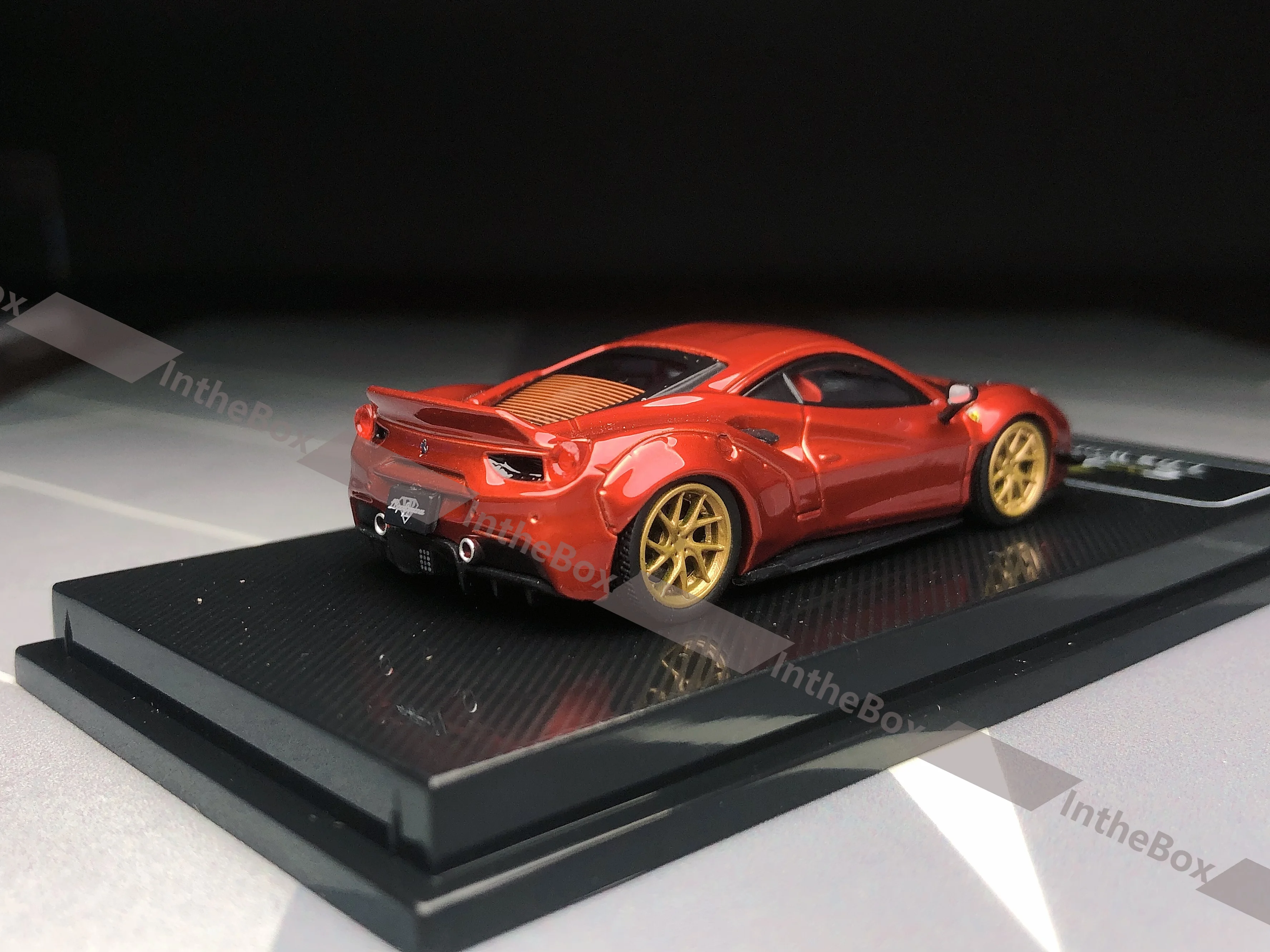 Коллекция автомобилей из литых под давлением CM 1/64 LBWK 488 лимитированная коллекция