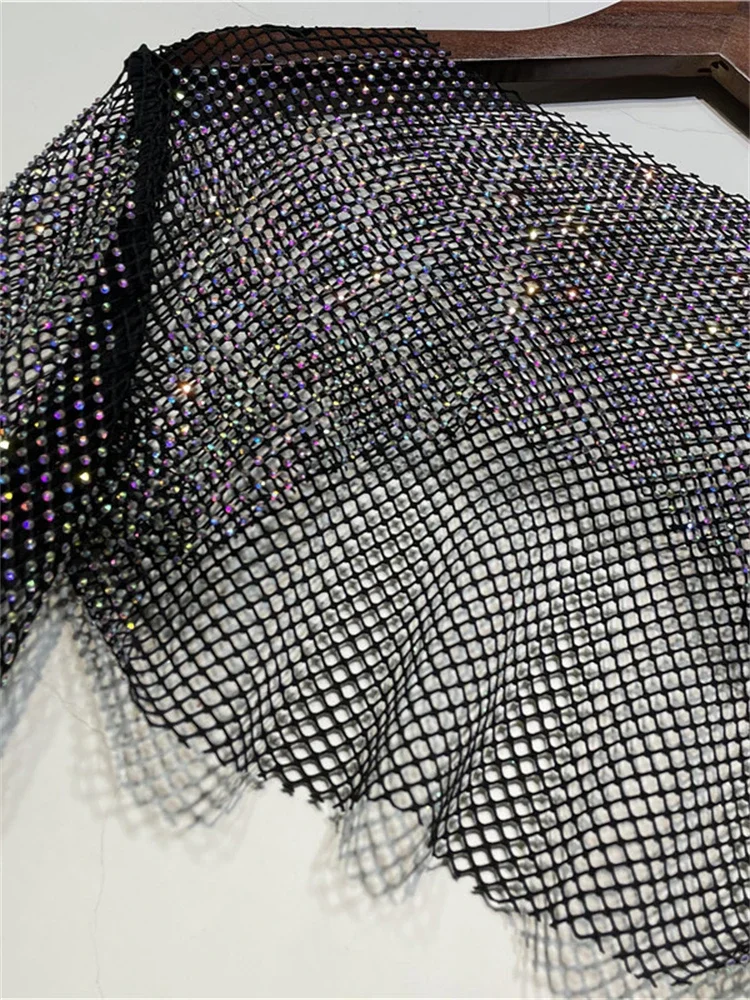 Женский укороченный топ с кристаллами