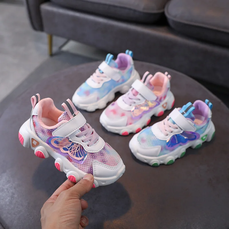 

Детские кроссовки для девочек, новинка весны, модная детская дышащая мягкая универсальная повседневная обувь с сетчатыми крыльями для маль...